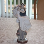 ‎Lladro Figurine, #5282 Over The Threshold