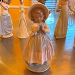 ‎‎NAO by Lladro 1982 “Girl With Bouquet”
