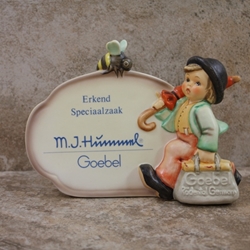 M.I. Hummel 900 Merry Wanderer Plaque, Dutch Language, 2000, Tmk 8, Type 1