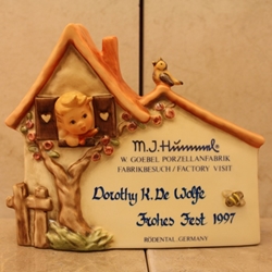 M.I. Hummel 822 Hummelnest, Personalized, Plaque, Dorothy K. De Wolfe, Tmk 7