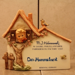 M.I. Hummel 822 Hummelnest, Personalized, Plaque, Das Hummelnest, Tmk 7