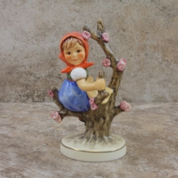 M.I. Hummel Figurines 141 3/0 Apple Tree Girl / Disney Figurines 50 Years, Type 1