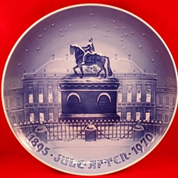 Bing & Grøndahl Christmas Plate 1895-1970 Jubilee, Amalienborg Castle