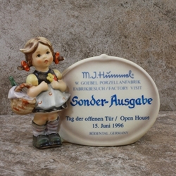 M.I. Hummel 722 Little Visitor Plaque, Type 2, Personalized, Tmk 7, Type 3