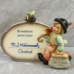 M.I. Hummel 900 Merry Wanderer Plaque, Italian Language, Tmk 8