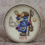 Hummel 265 1972 Annual Plate,  Hear Ye, Hear Ye