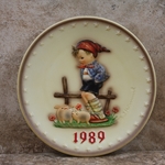 Hummel 285 1989 Annual Plate, Farm Boy