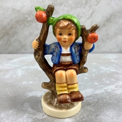 Hummel 142 4/0 Apple Tree Boy