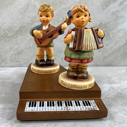 Hummel 2171 #452 Musical Medley Collector's Set