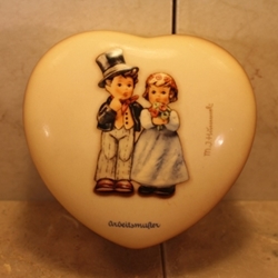 Hummel 2152 Dearly Beloved Trinket Box, Arbeitsmuster, Tmk 8