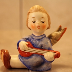 Hummel 238 A Angel with Lute