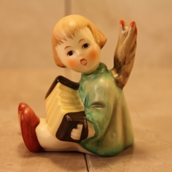 Hummel 238B Angel with Accordion