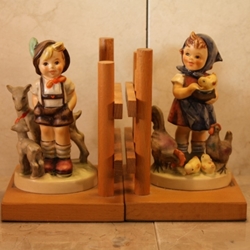 Hummel 250 A / B  Little Goat Herder / Feeding Time  Bookends