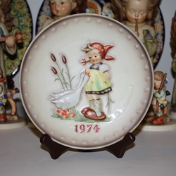 Hummel 267 1974 Annual Plate, Goose Girl