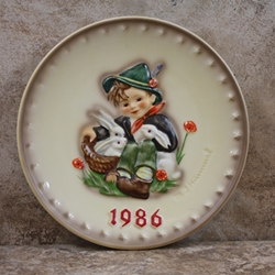 Hummel 279 1986 Annual Plate, Playmates