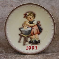 Hummel 289 1993 Annual Plate,  Doll Bath