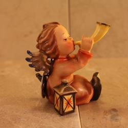 Hummel 359 Tuneful Angel