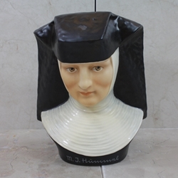 Hu 1-3 Bust of Sister M.I. Hummel