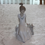 ‎NAO by Lladro Girl Watching the bird Girl And Bird Figurine Daisa 2002