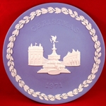 Wedgwood Christmas Plate 1971 Picadilly Circus