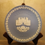 Wedgwood Christmas Plate 1976 Hampton Court