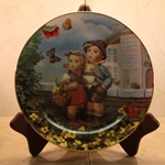 Danbury Mint, M I Hummel Plate ~ Surprise