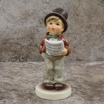 M.I. Hummel 847 Lamplight Caroler Tmk 8, Club 2006-2007, Type 1