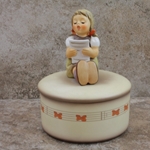 M.I. Hummel IV/389 Girl with Sheet of Music Tmk 8, Type 1