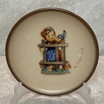 M.I. Hummel 203/T 2002 Signs of Spring, Miniature Plate, Tmk 8