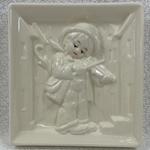 M.I. Hummel 93 Little Fiddler Plaque, White, Arbeitsmuster, M.I. Hummel Signature Back, Tmk 6