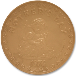 M.I. Hummel 500, 1976 Mother's Day Plate (Never Issued)