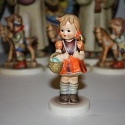 M.I. Hummel 81 2/0 School Girl, 1982, Tmk 6