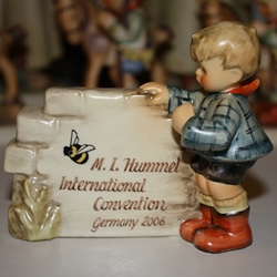 M.I. Hummel 828 Over The Horizon Plaque, International Convention 2006, Tmk 8