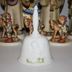M.I. Hummel 704 She Loves Me, 1982 Annual Bell, White Malmufter =Master Painters Sampler, Tmk 6