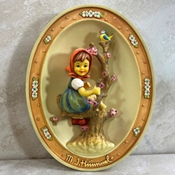 M.I. Hummel 3007 Apple Tree Girl Tmk 6, Type 1