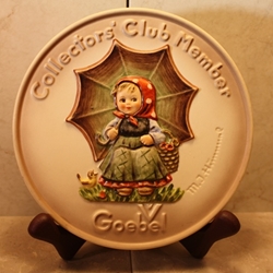 M.I. Hummel 690 Smiling Through, Plaque, Goebel Collectors Club Number 2, Tmk 5, Type 2