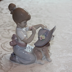 ‎Lladro Figurine, #6862 An Elegant Touch