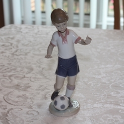 ‎Lladro Figurine, #6198 Soccer Practice