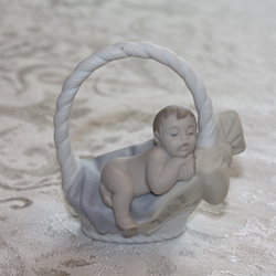 ‎Lladro Figurine, Baby In Basket Figurine "Born In 2007