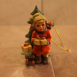 M.I. Hummel Ornament, Tidings, Type 1