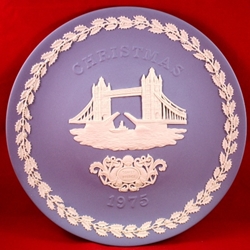 Wedgwood Christmas Plate 1975 Tower Bridge