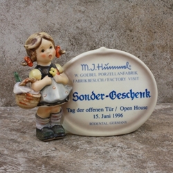 M.I. Hummel 722 Little Visitor Plaque, Type 2, Personalized, Tmk 7, Type 4