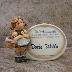 M.I. Hummel 722 Little Visitor Plaque, Personalized, Doris Wells, Tmk 7