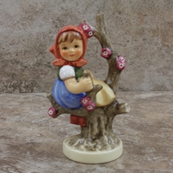 M.I. Hummel 141 4/0 Apple Tree Girl Tmk 8, Type 1