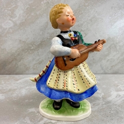 Goebel Figurine, Hahn 510 GIRL PLAYING GUITAR Tmk 4