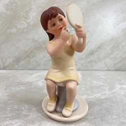 Goebel Figurines, Childhood Memories, Fairest of Them All, By Gerhard Skrobek