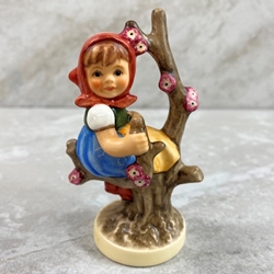 M.I. Hummel 141 4/0 Apple Tree Girl, Apple Backstamp, Tmk 8