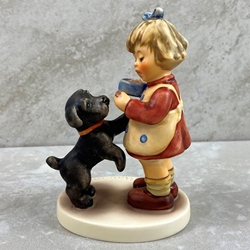 M.I. Hummel 2032 Puppy Pause, Disney, Tmk 8