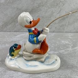 17-221-12, M.I. Hummel Figurines / Disney Figurine, Donald Duck Fishing, Tmk 6