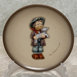 M.I. Hummel 68/T 2002 Lost Sheep, Miniature Plate, Tmk 8